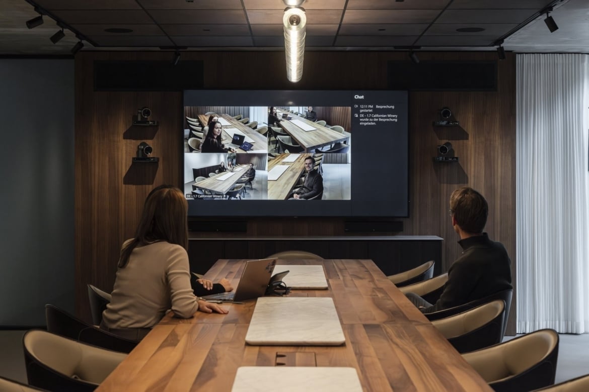 VOSS L FREFELD 8831 LR