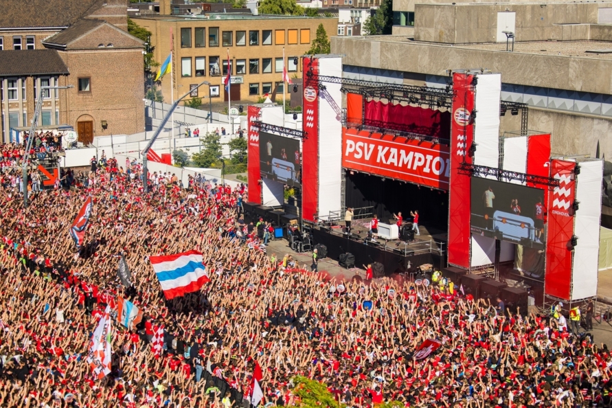20250519 PSV Huldiging Stadhuisplein 0122 8063