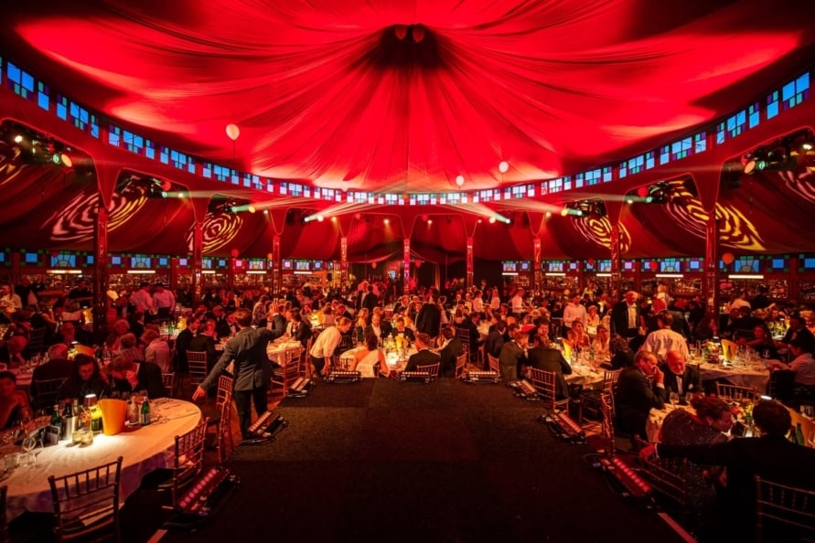 1 Oranje Rood The Dinnerparty 090